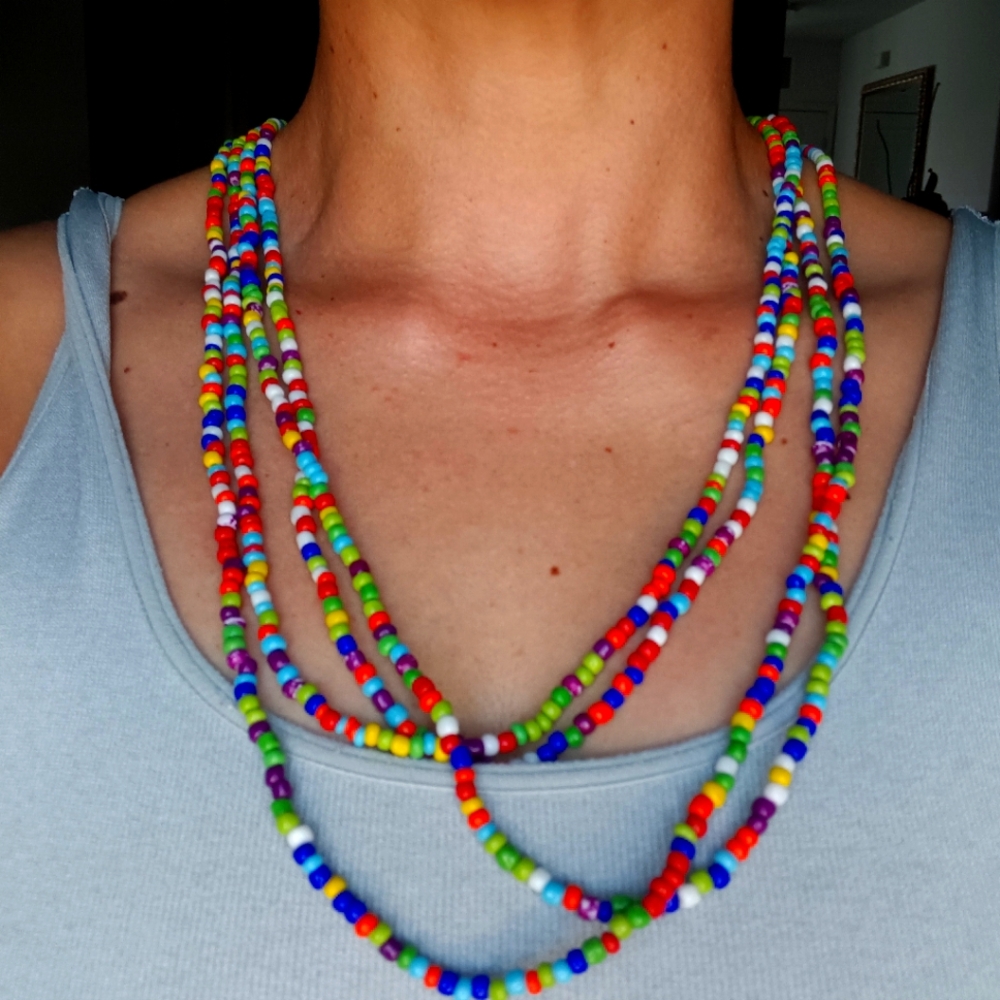 Multicolor necklace.